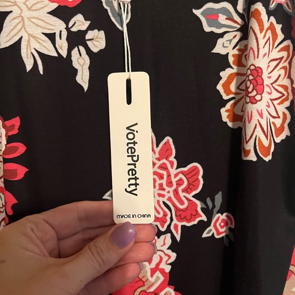 Spaghetti strap dress with pockets - Picture 1 of 3